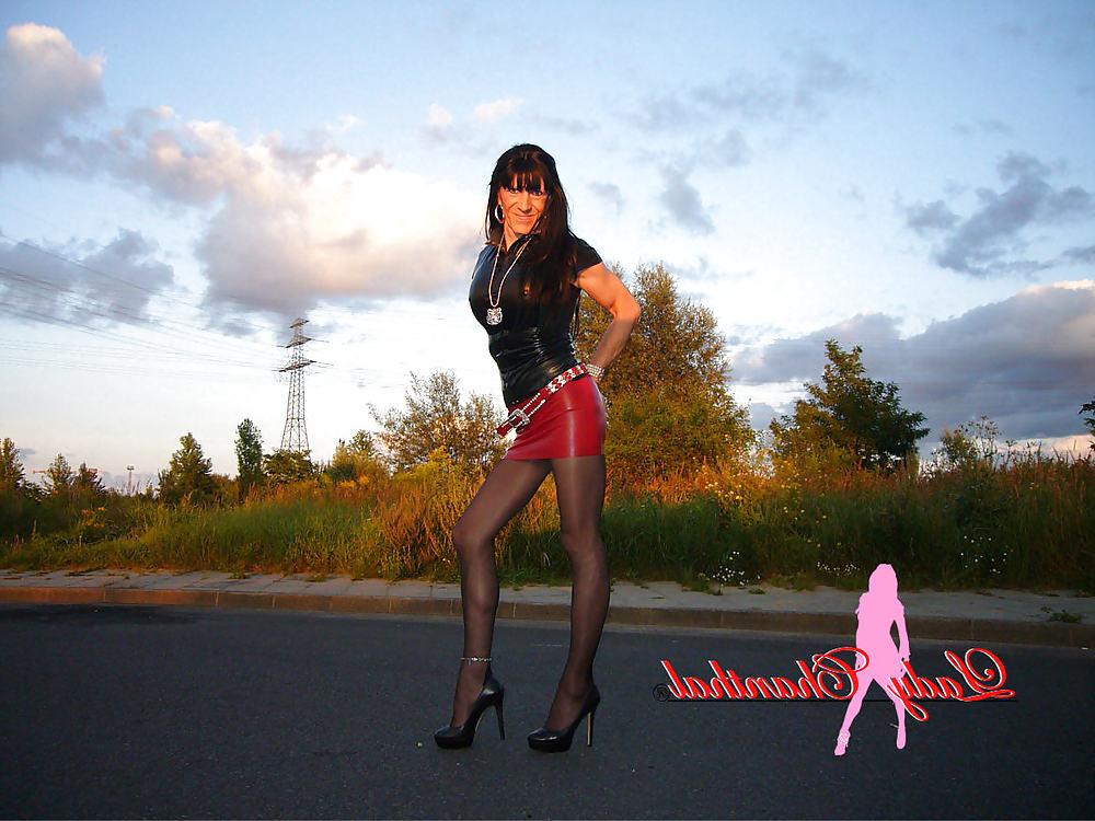 11P Lady Chanthal Latex