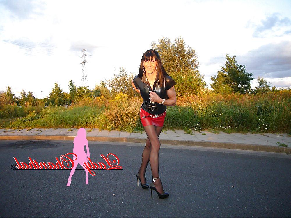 11P Lady Chanthal Latex