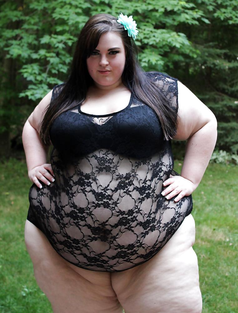 24P BBW in lingerie