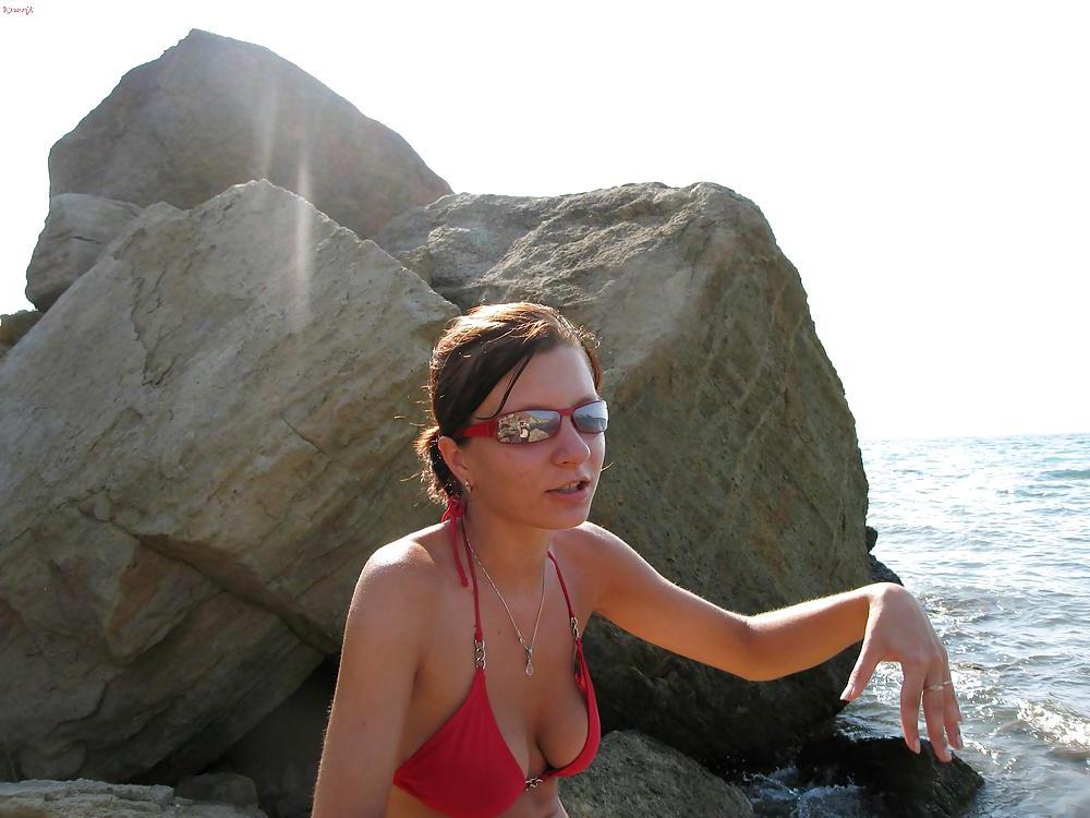 23P NON-NUDE girls around water 2