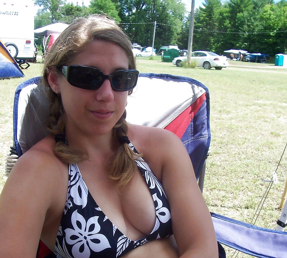 23P NON-NUDE girls around water 2