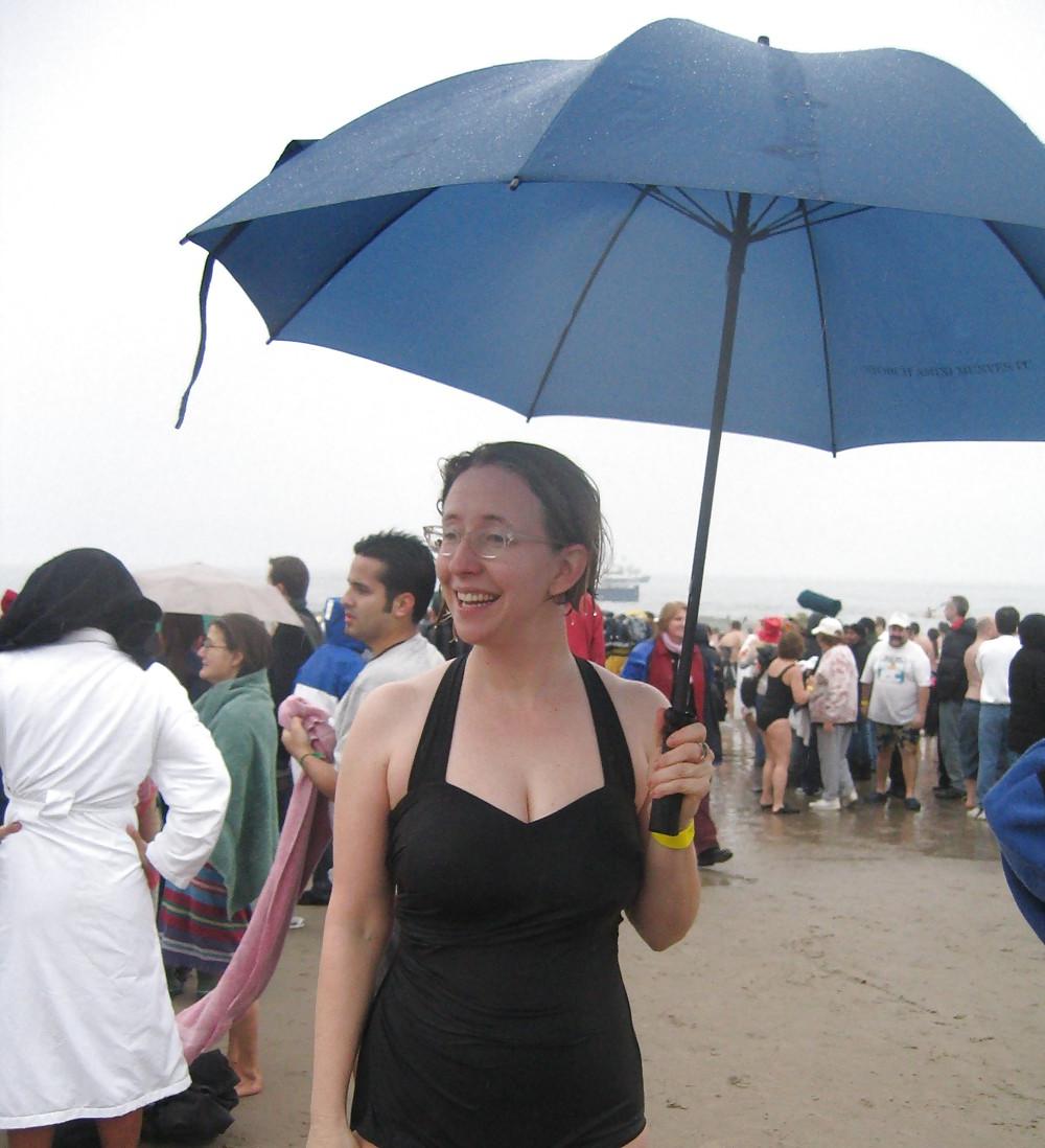 25P NON-NUDE girls around the water 3