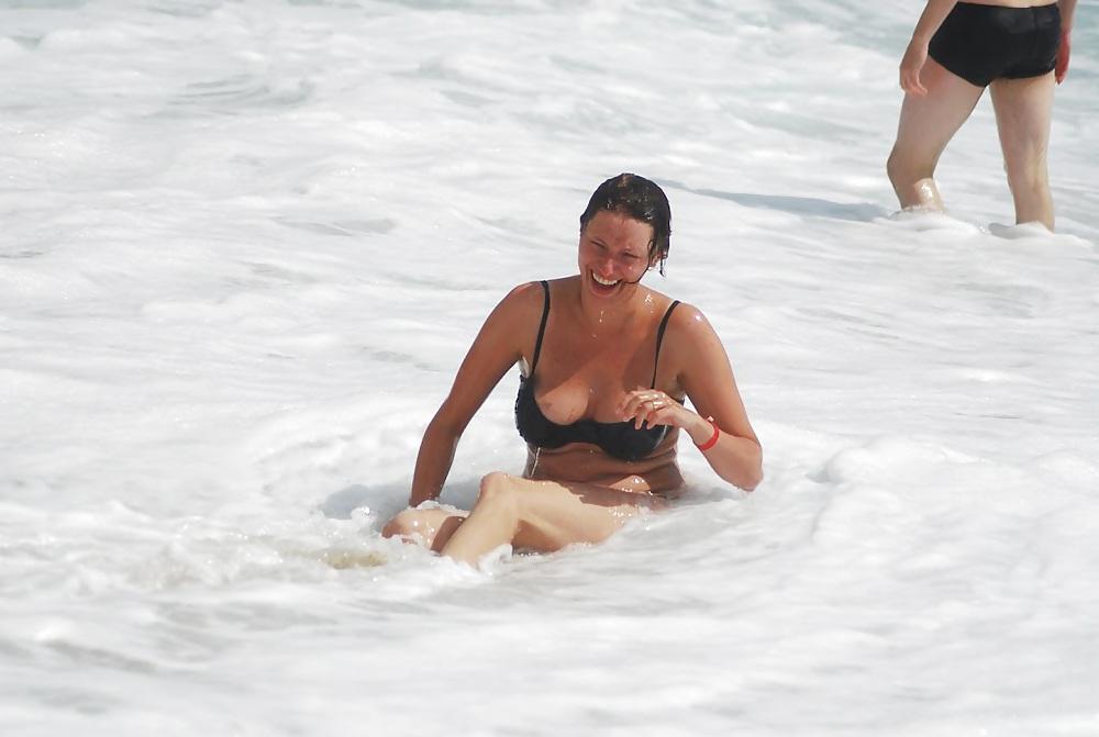 25P Wives On Vacation 1