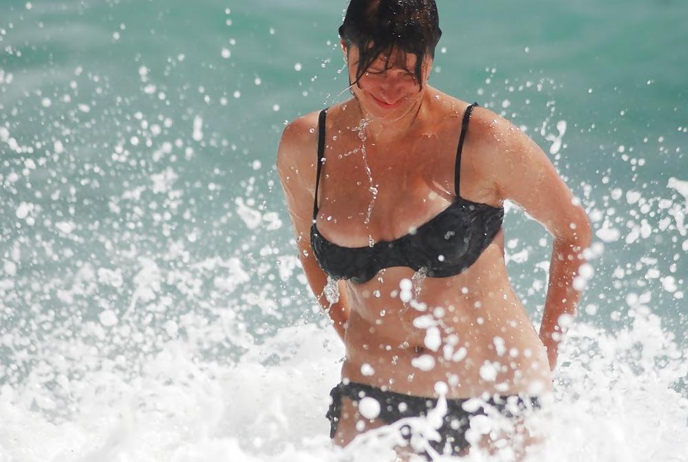 25P Wives On Vacation 1