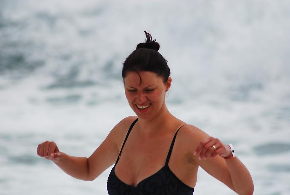 25P Wives On Vacation 1