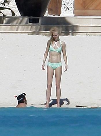 25P Celebs in Bikini By Voyeur TROC