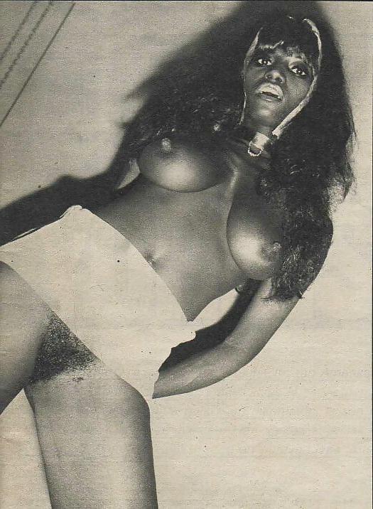25P Vintage Busty Ebony Babes