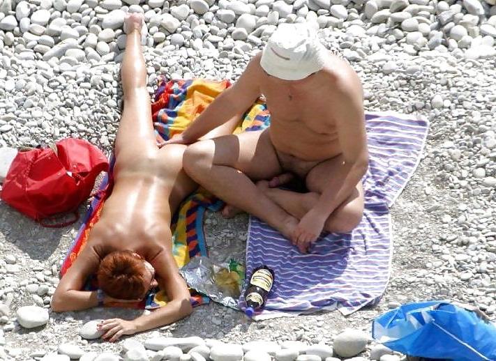 25P En la plava voyeur
