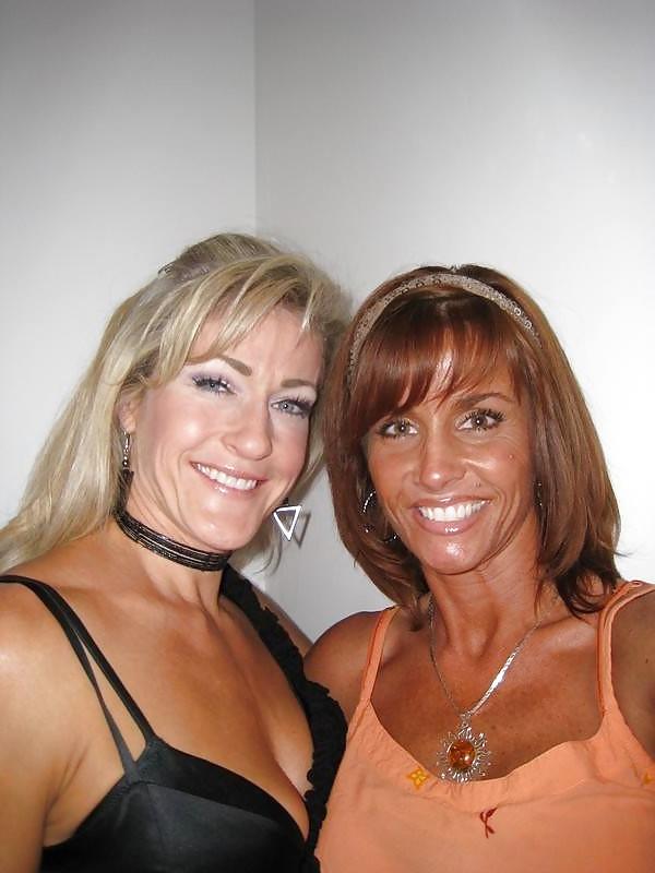 25P Sexy mature ladies 115( dressed)