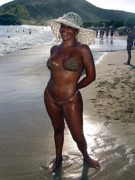 25P Sexy mature ladies 115( dressed)