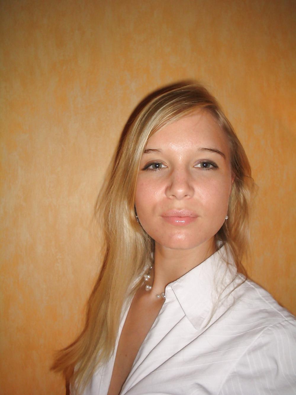25P Stolen Pics - Blonde Girl Part 2