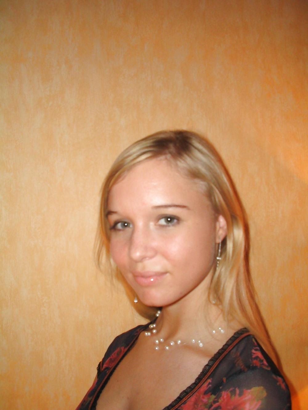 25P Stolen Pics - Blonde Girl Part 2