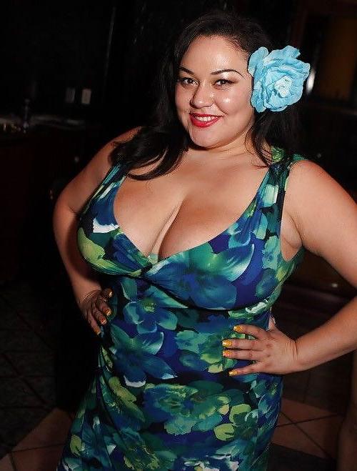 25P Curvy Beauties 30 Clothed Edition