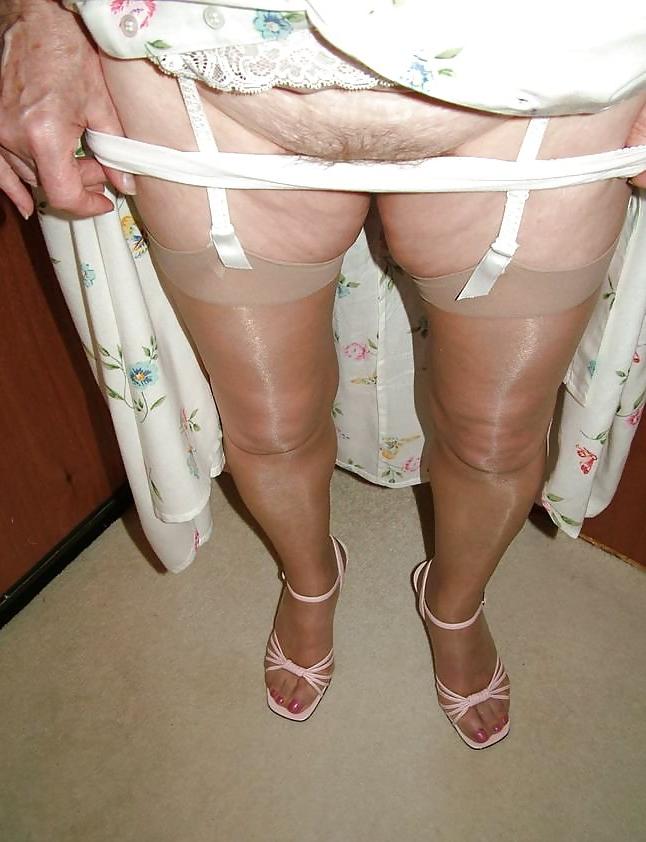 23P Denny granny nylon