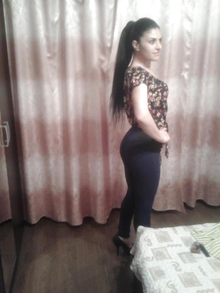 6P Romanian girl: Simina
