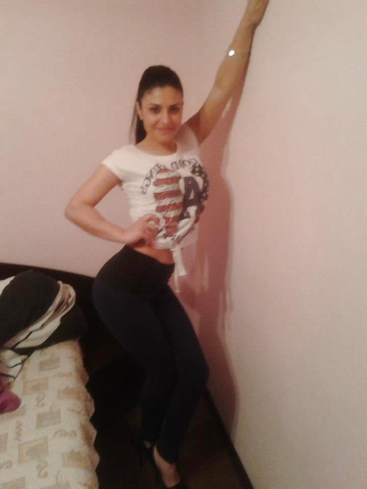 6P Romanian girl: Simina