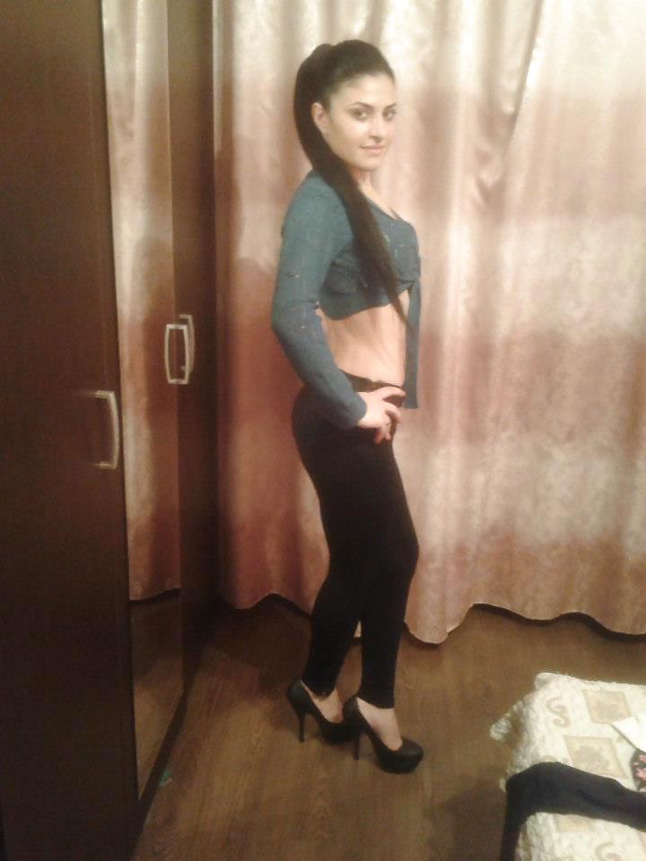 6P Romanian girl: Simina