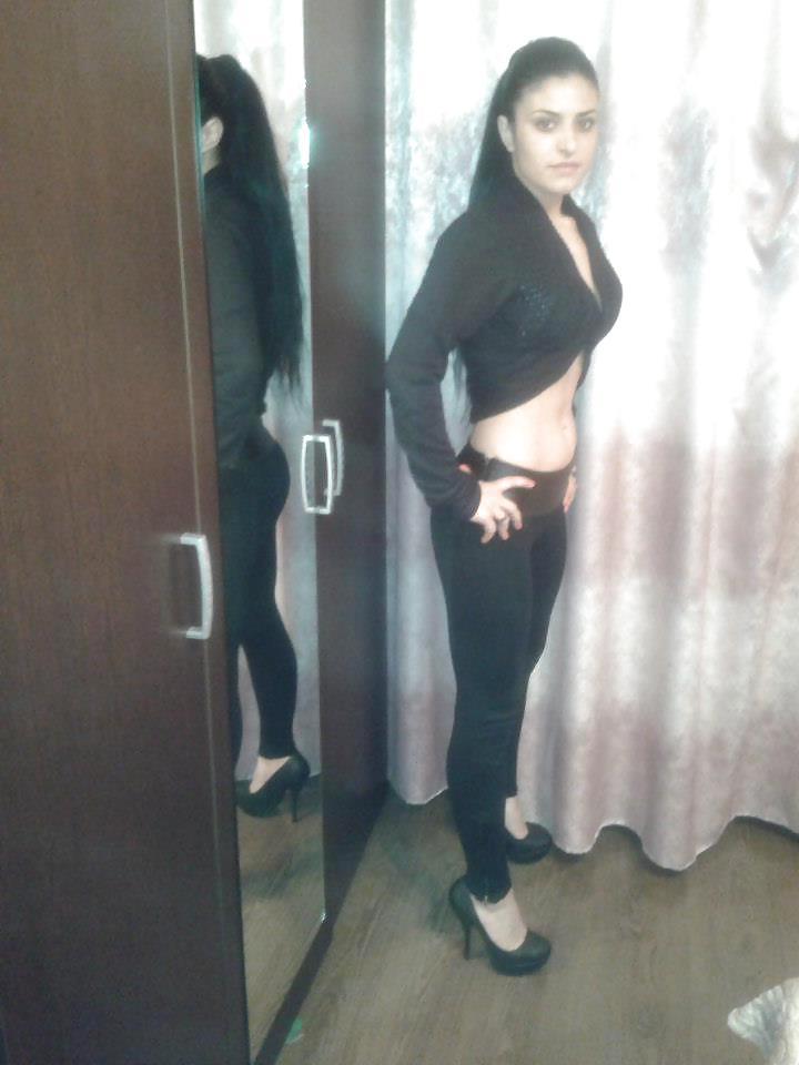 6P Romanian girl: Simina
