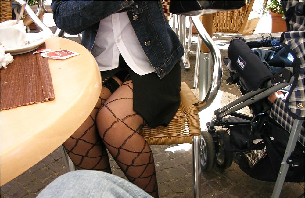 25P Upskirt Mums 2