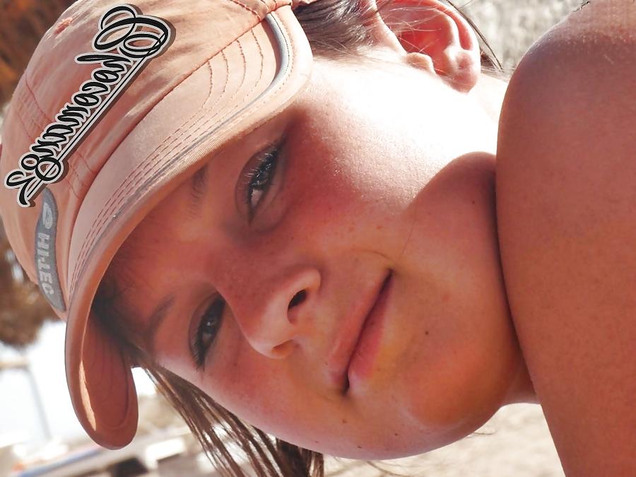 14P Voyeur chubby showing tits on beach