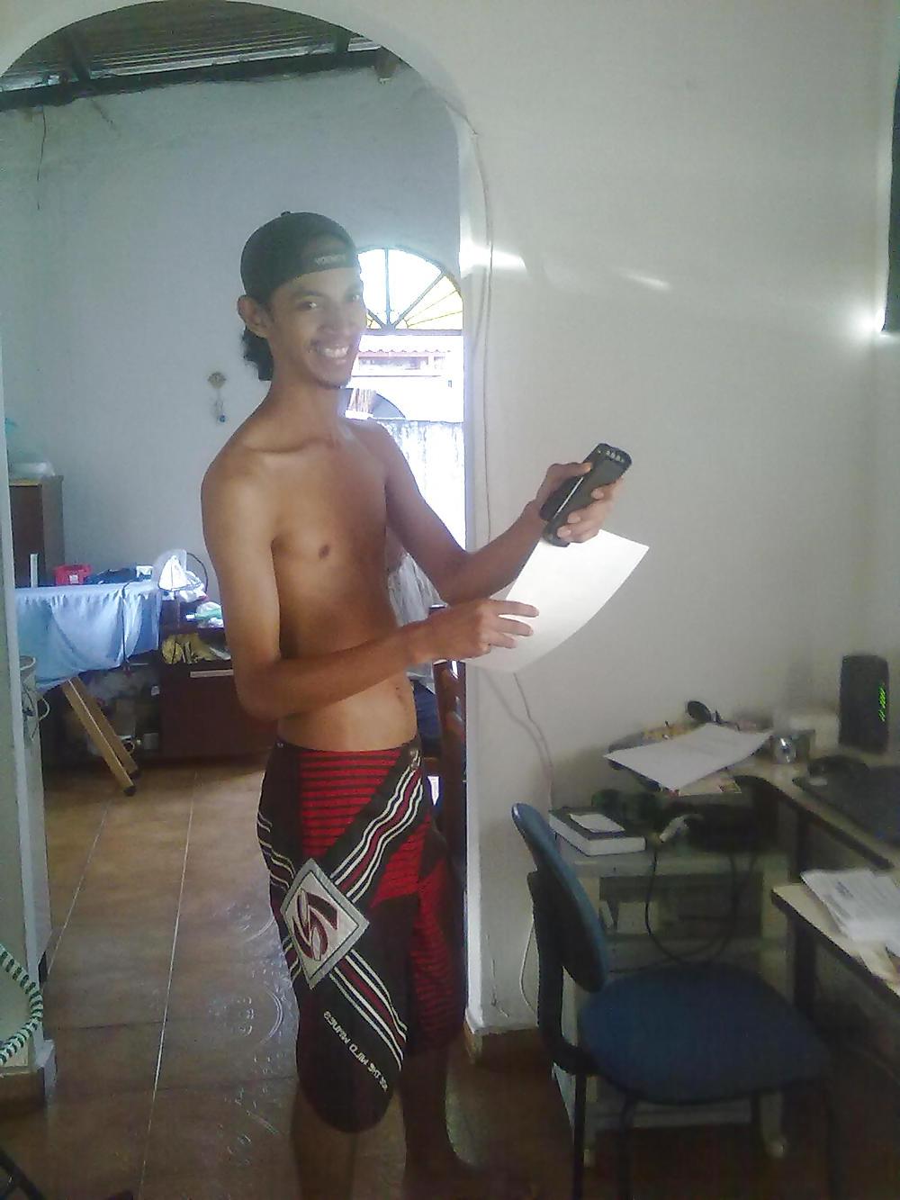 11P Hi. I'm Diego (non-nude)