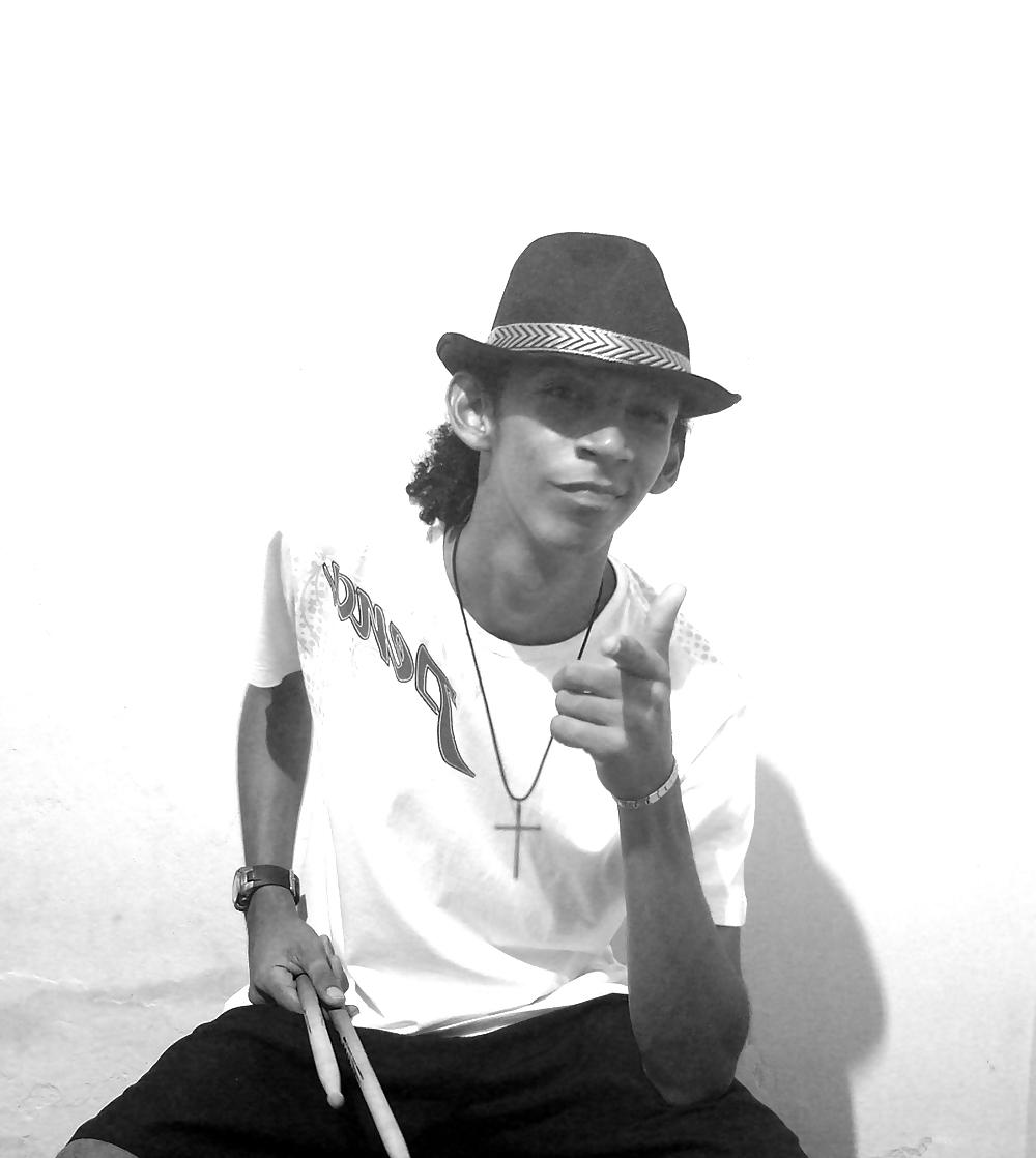 11P Hi. I'm Diego (non-nude)