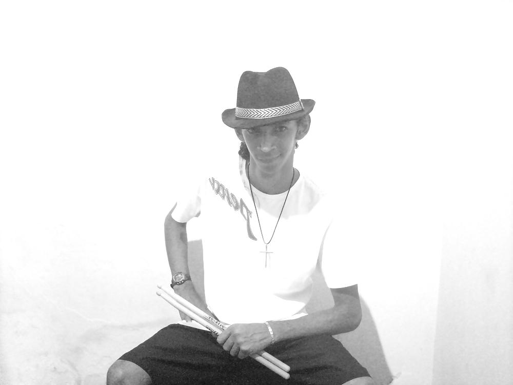 11P Hi. I'm Diego (non-nude)