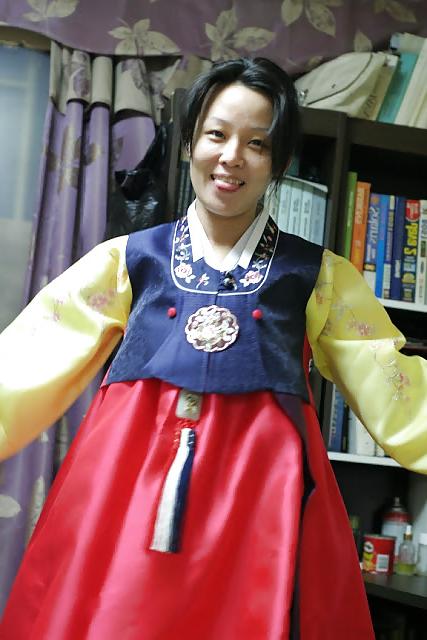 14P The Beauty of Amateur Korean Honeymoon Pics