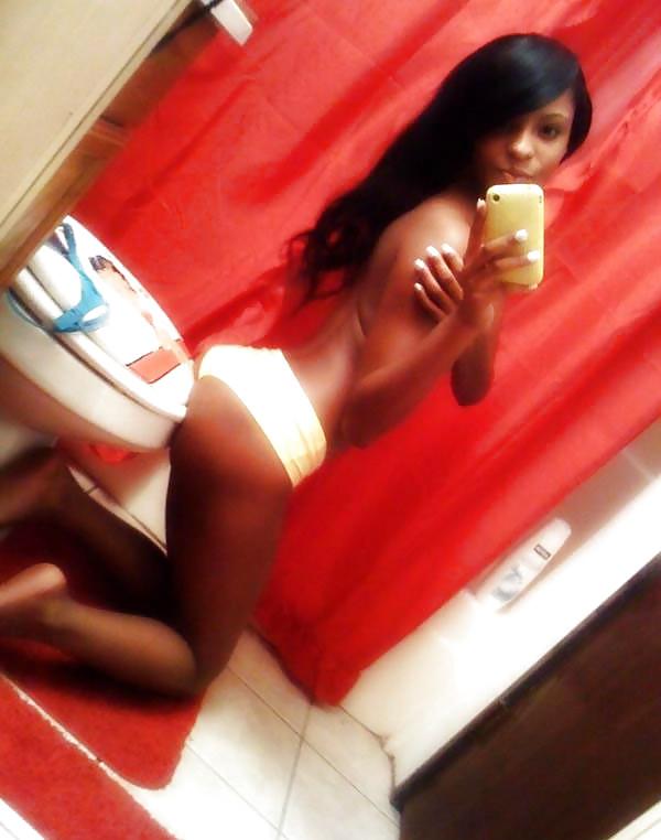 25P Amateurs delights 36 - Cute Brasilia girl