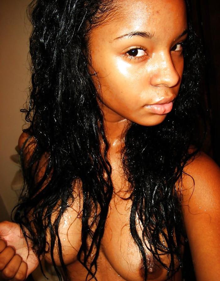 25P Amateurs delights 36 - Cute Brasilia girl