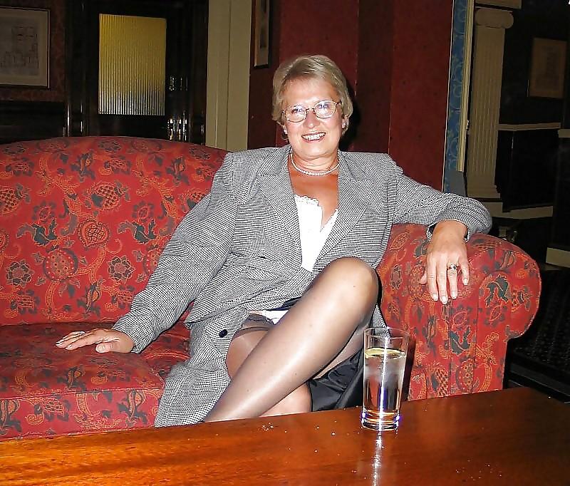 16P BBW and Mature 46 by Searcher1957