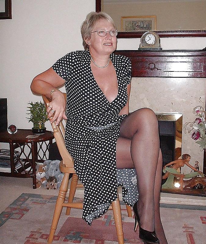 16P BBW and Mature 46 by Searcher1957