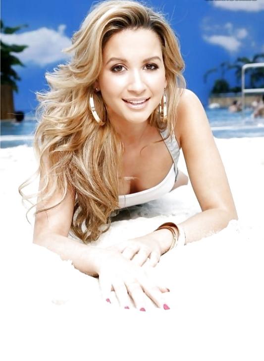25P Mandy Grace Capristo 