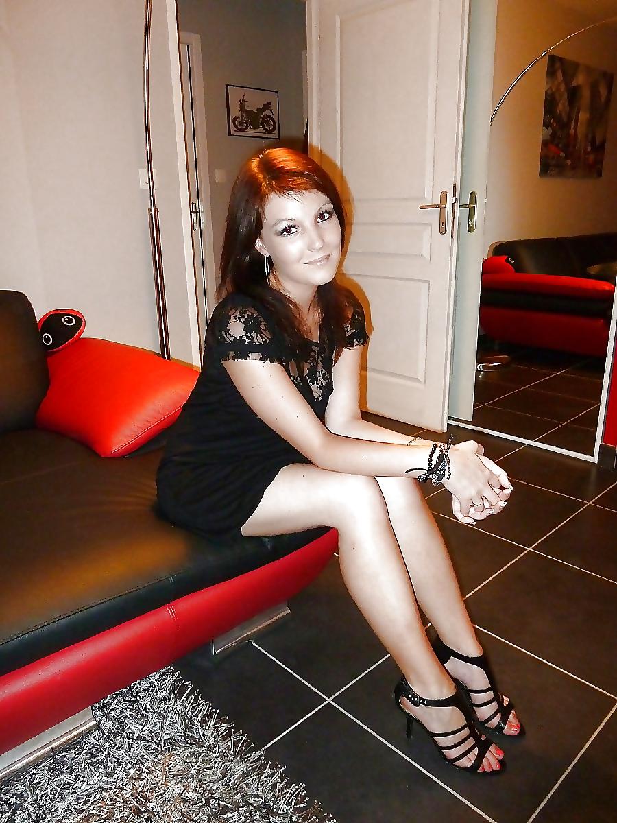 25P Miniskirts and crossed legs. Part 2