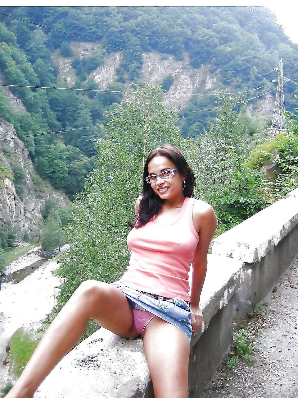 25P Miniskirts and crossed legs. Part 2