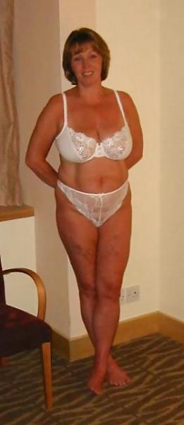 25P Mature Amateur Clothed 5