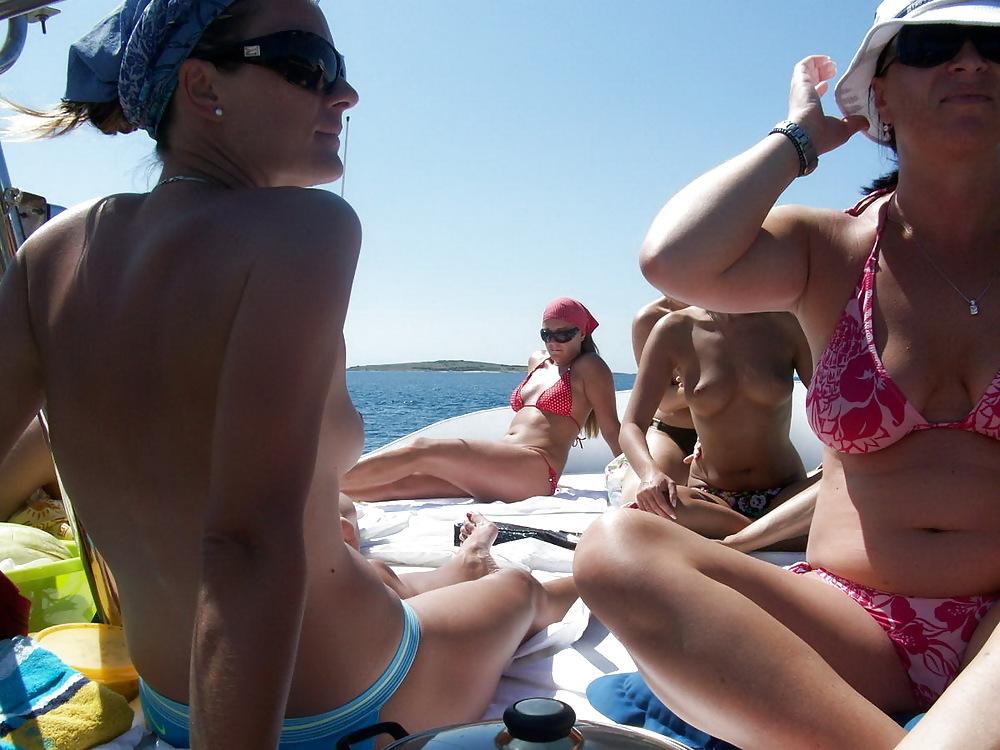 24P Stolen Pics - Group of Girls in Holidays Part 4