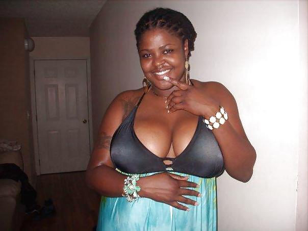 25P Voluptuous women 