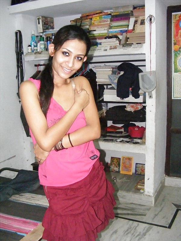 25P Cute sexy skinny girls: non nude