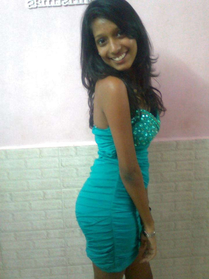 25P Cute sexy skinny girls: non nude