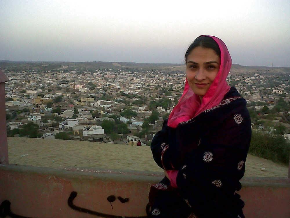 25P VIP Whore in Pakistan Marvi Memon
