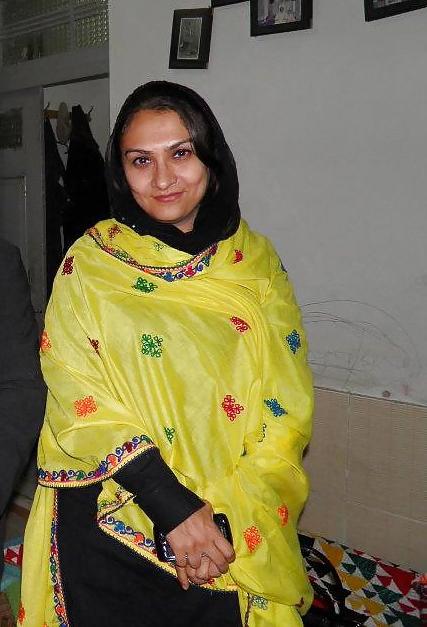 25P VIP Whore in Pakistan Marvi Memon