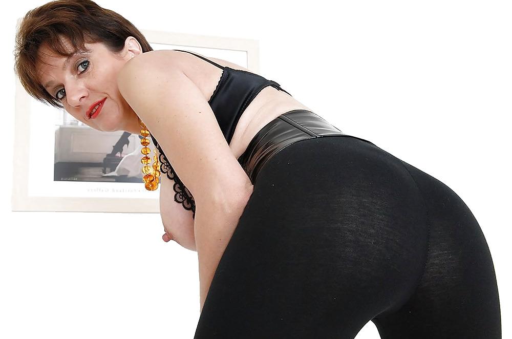25P Lovely Lady Sonia in tights and PH III
