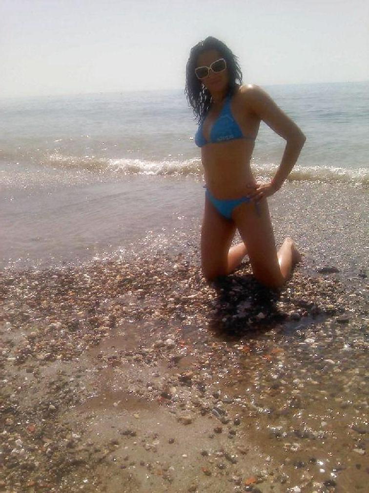 8P Romanian woman: Sanda