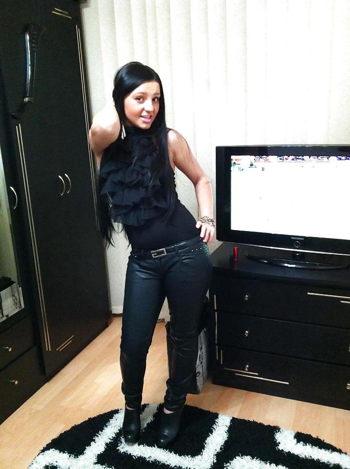 25P Romanian girl: valentina