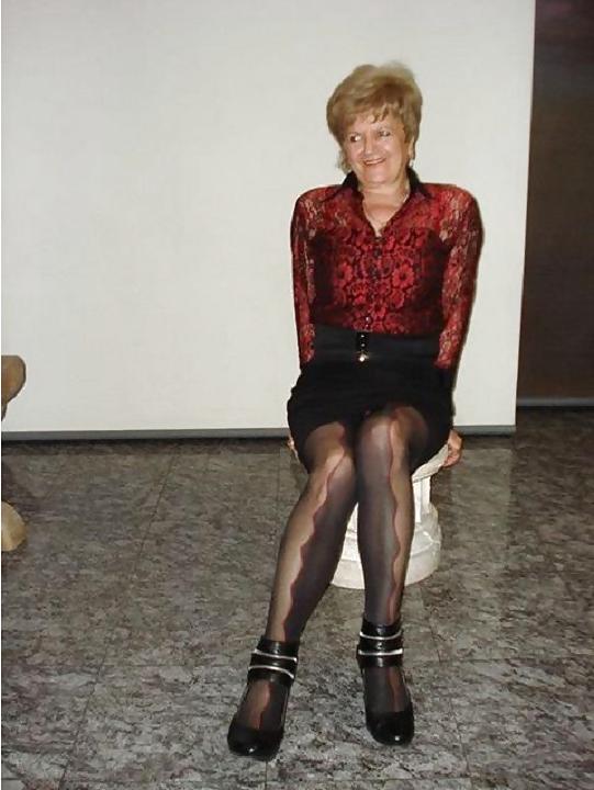 25P Stefi - Mature Slut