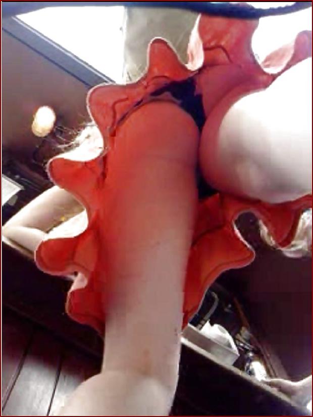 25P Teen! redhead! upskirt! hot! young! yea hell!