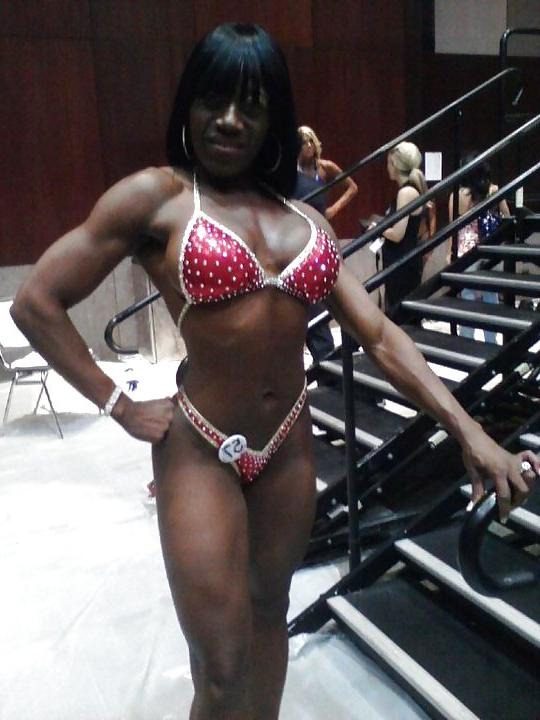 25P MUSCLE FANTASIES 2