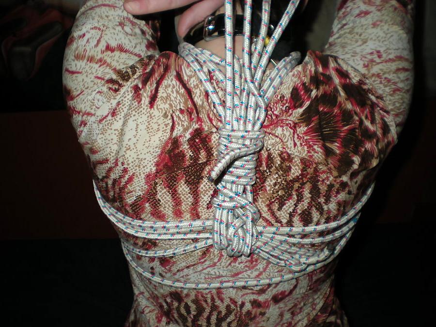 25P Rope bondage and wrapping
