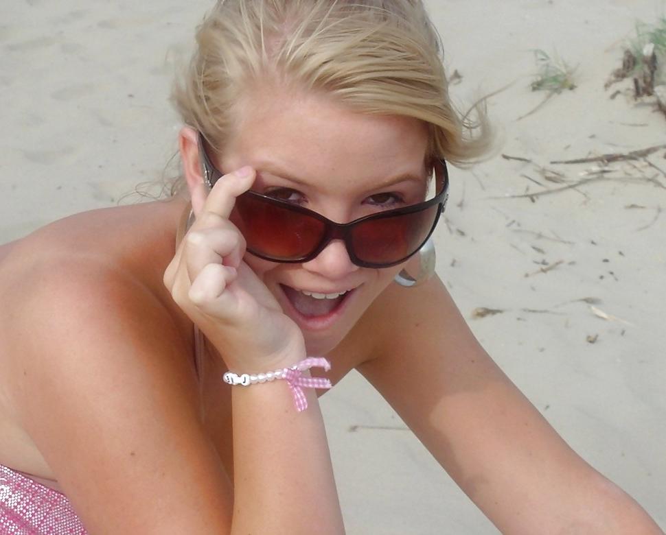 24P Romantic teen on vacation - N. C. 